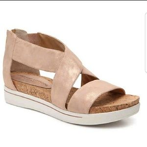Like new! Rose gold sandals